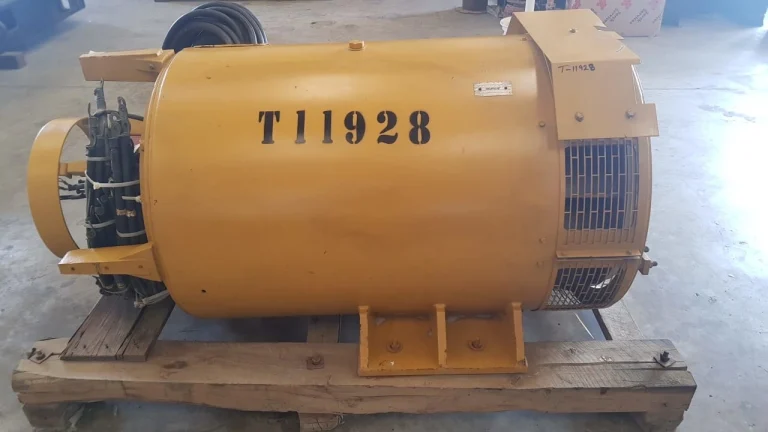 2000 CATERPILLAR SR4B 810KVA ALTERNATOR