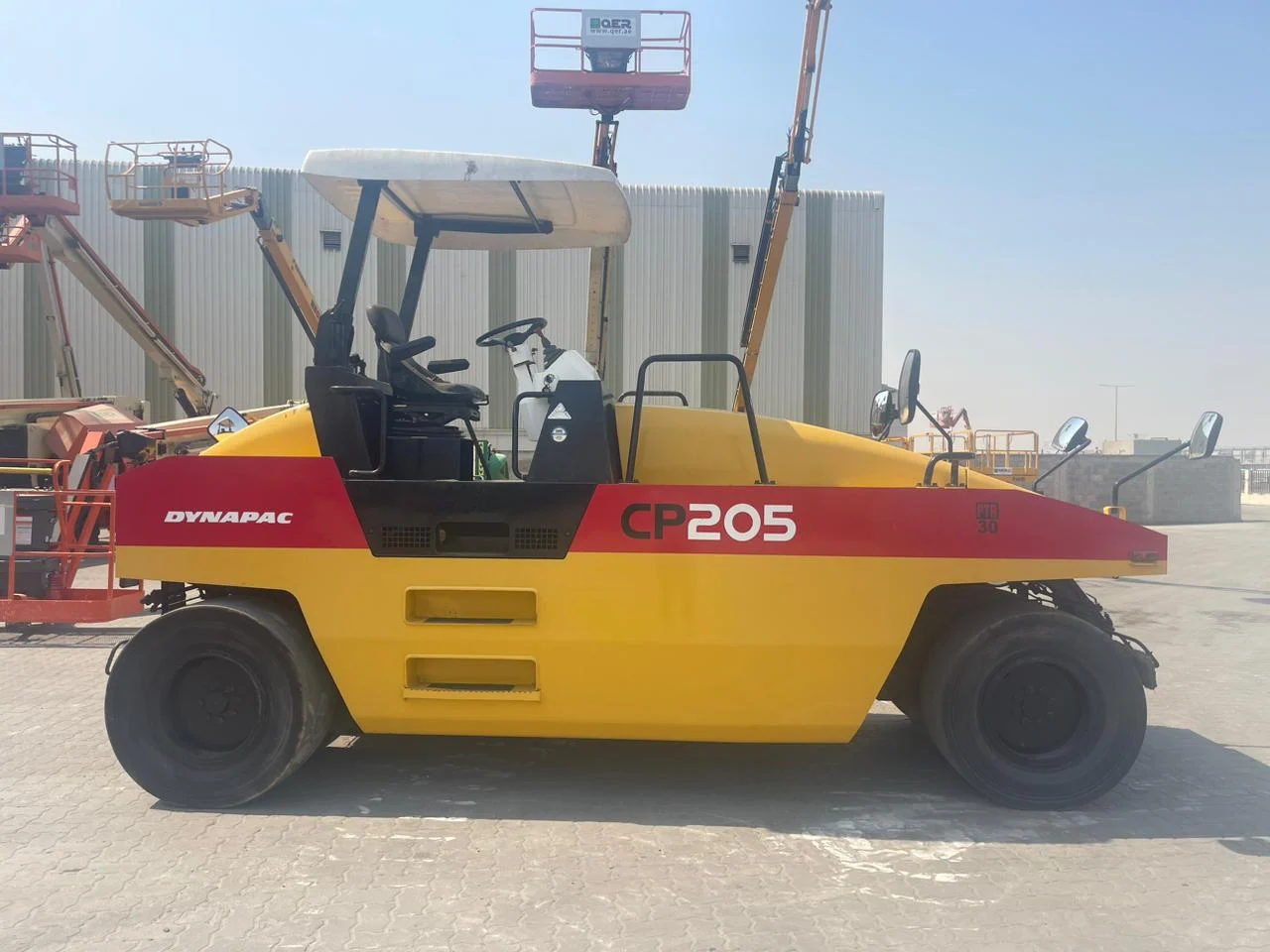 2000 - DYNAPAC CP-205 - 10TONS PNEUMATIC ROLLER 2000 - DYNAPAC CP-205 - 10TONS PNEUMATIC ROLLER