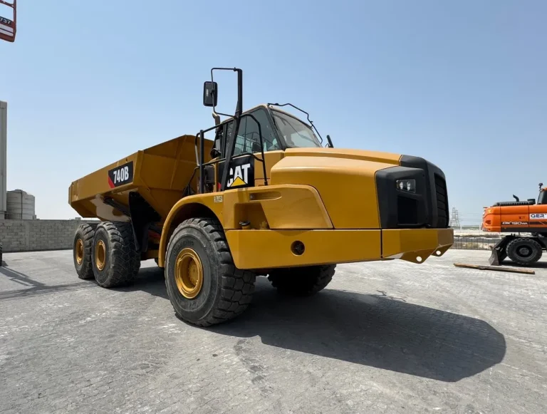 2013 - CATERPILLAR 740B - 40TONS ARTICULATED DUMPERS