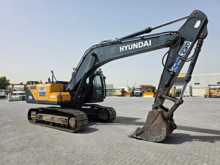 2021 - HYUNDAI R210 - 21 TON EXCAVATOR